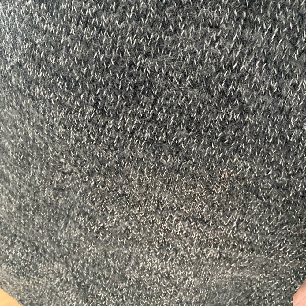 Lightweight Tri-Color Sweater - Picture 4 of 4